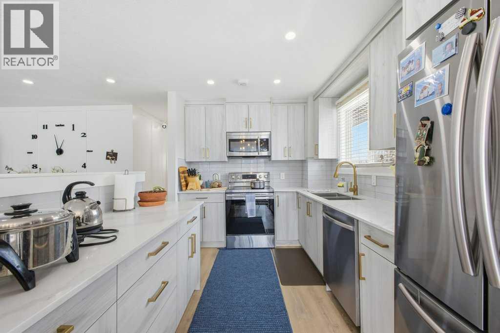 Single Family House Bi-level for Sale in    Avenue SE Ogden Calgary 