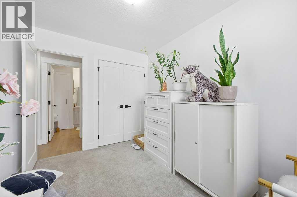 Single Family House Bi-level for Sale in    Avenue SE Ogden Calgary 