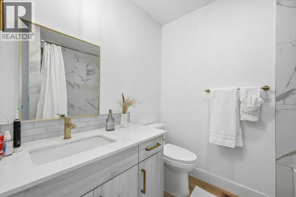 Single Family House Bi-level for Sale in    Avenue SE Ogden Calgary 