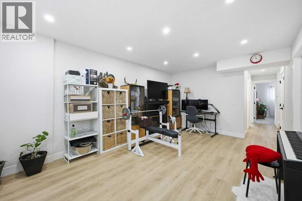 Single Family House Bi-level for Sale in    Avenue SE Ogden Calgary 