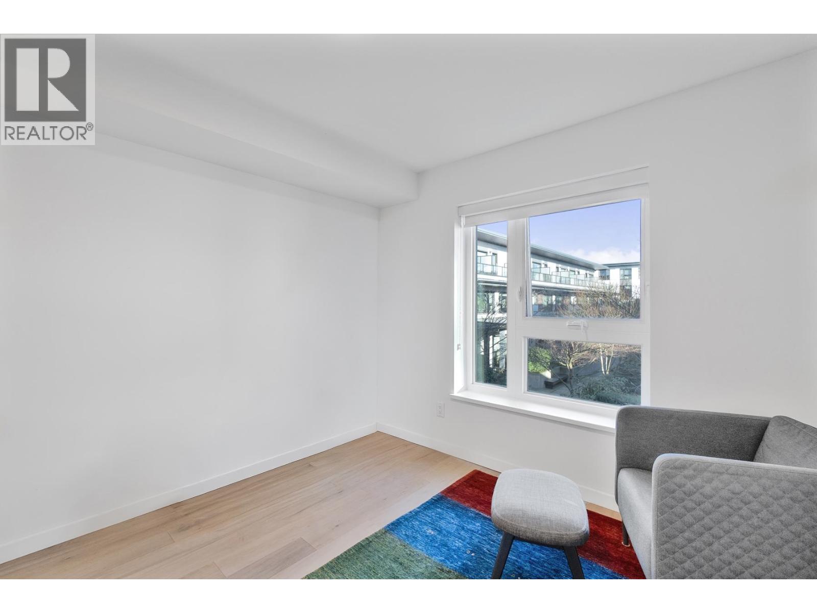 11 528 E 2ND STREET, North Vancouver