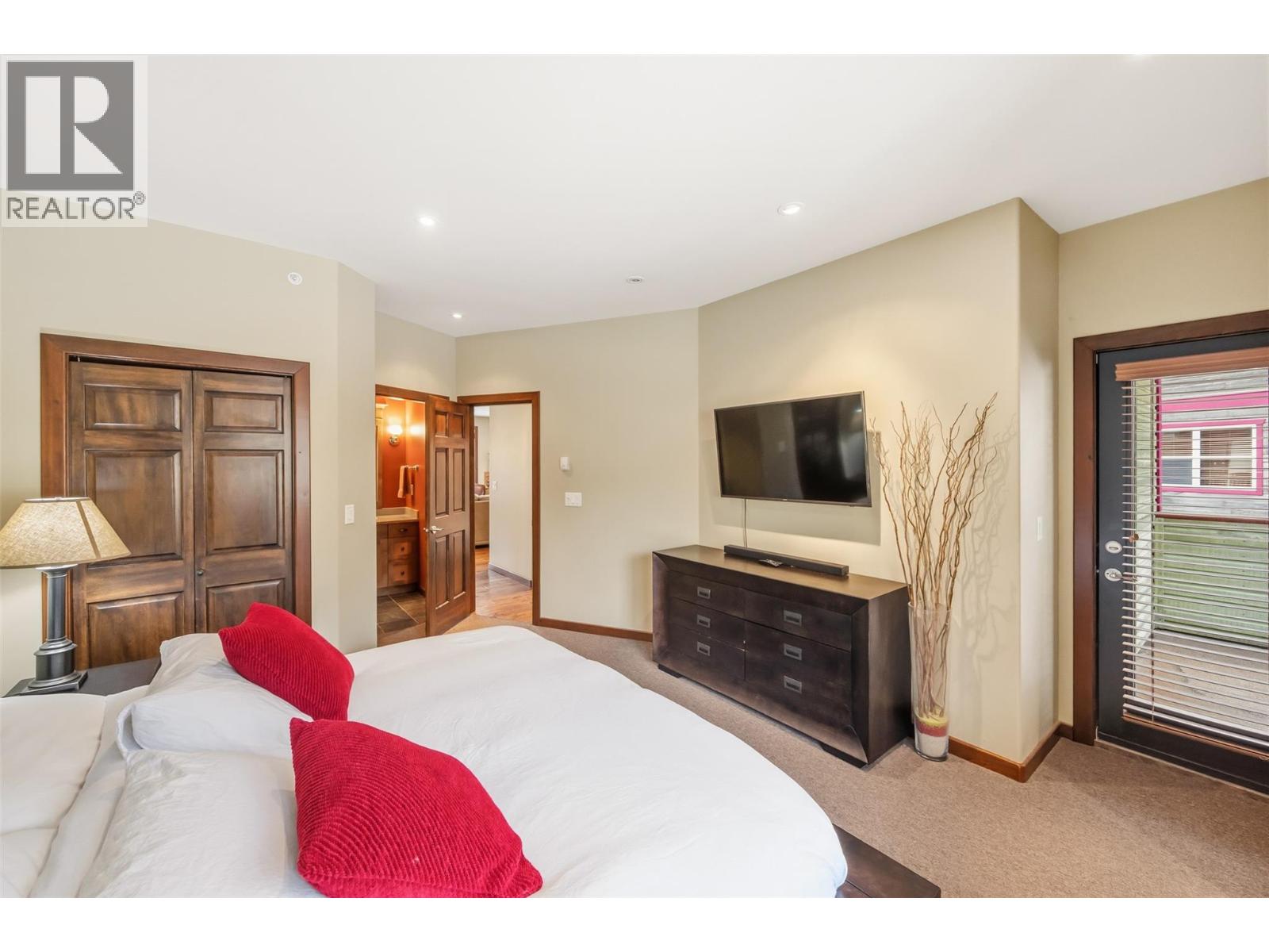 #31 360 STRAYHORSE ROAD - 21