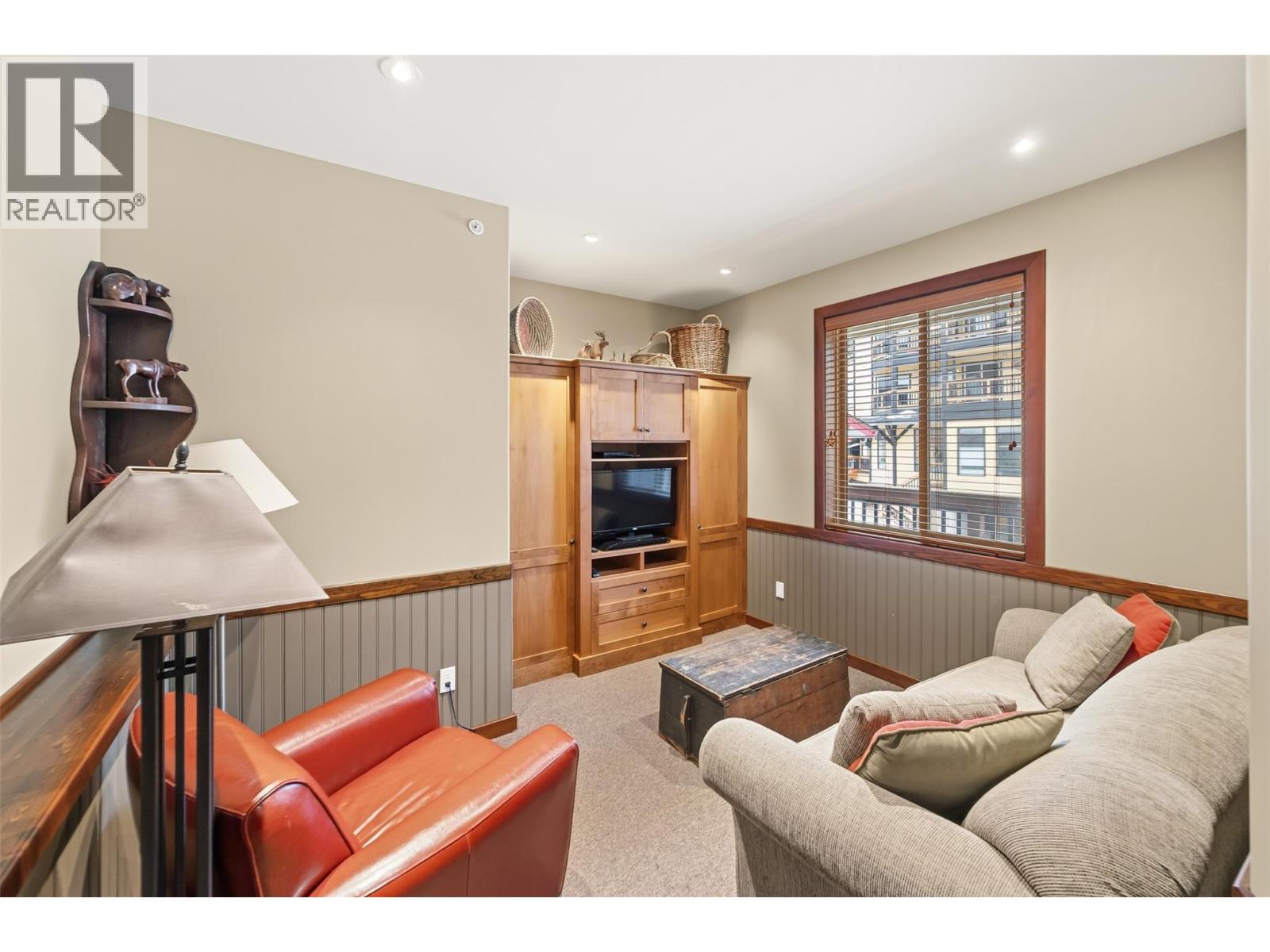 #31 360 STRAYHORSE Road - 16