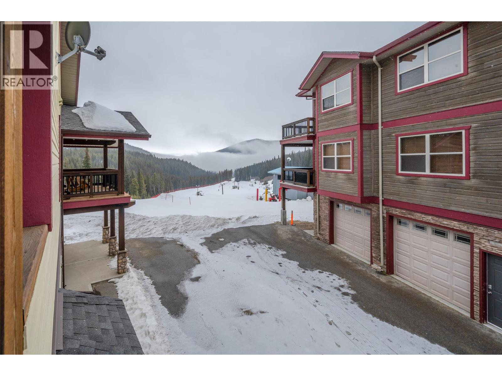 #31 360 STRAYHORSE ROAD - 27