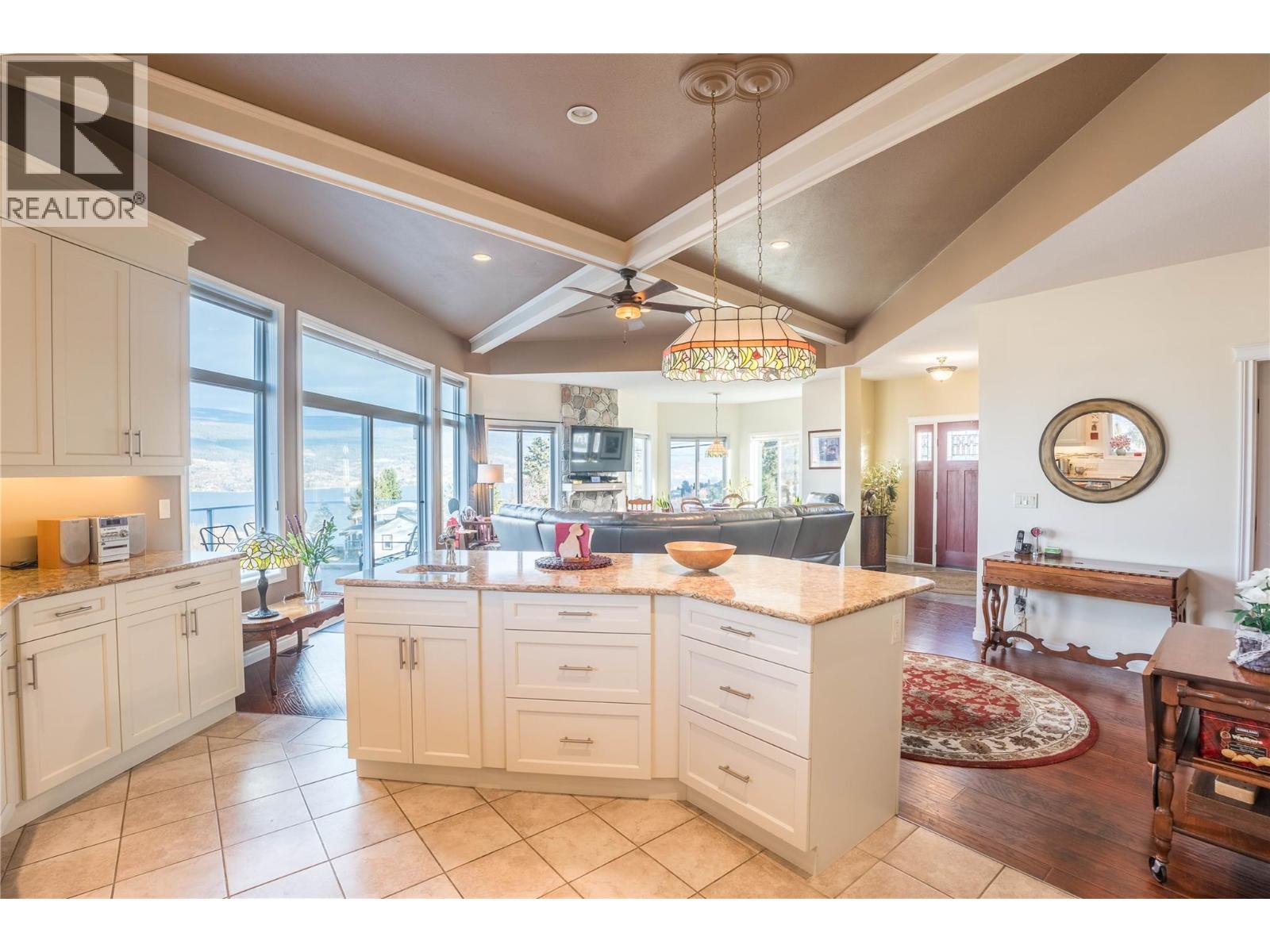 7118 Hespeler Road, Summerland