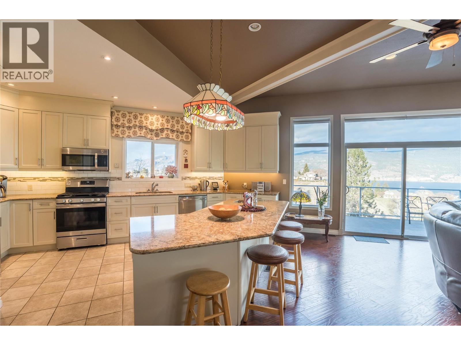 7118 Hespeler Road, Summerland