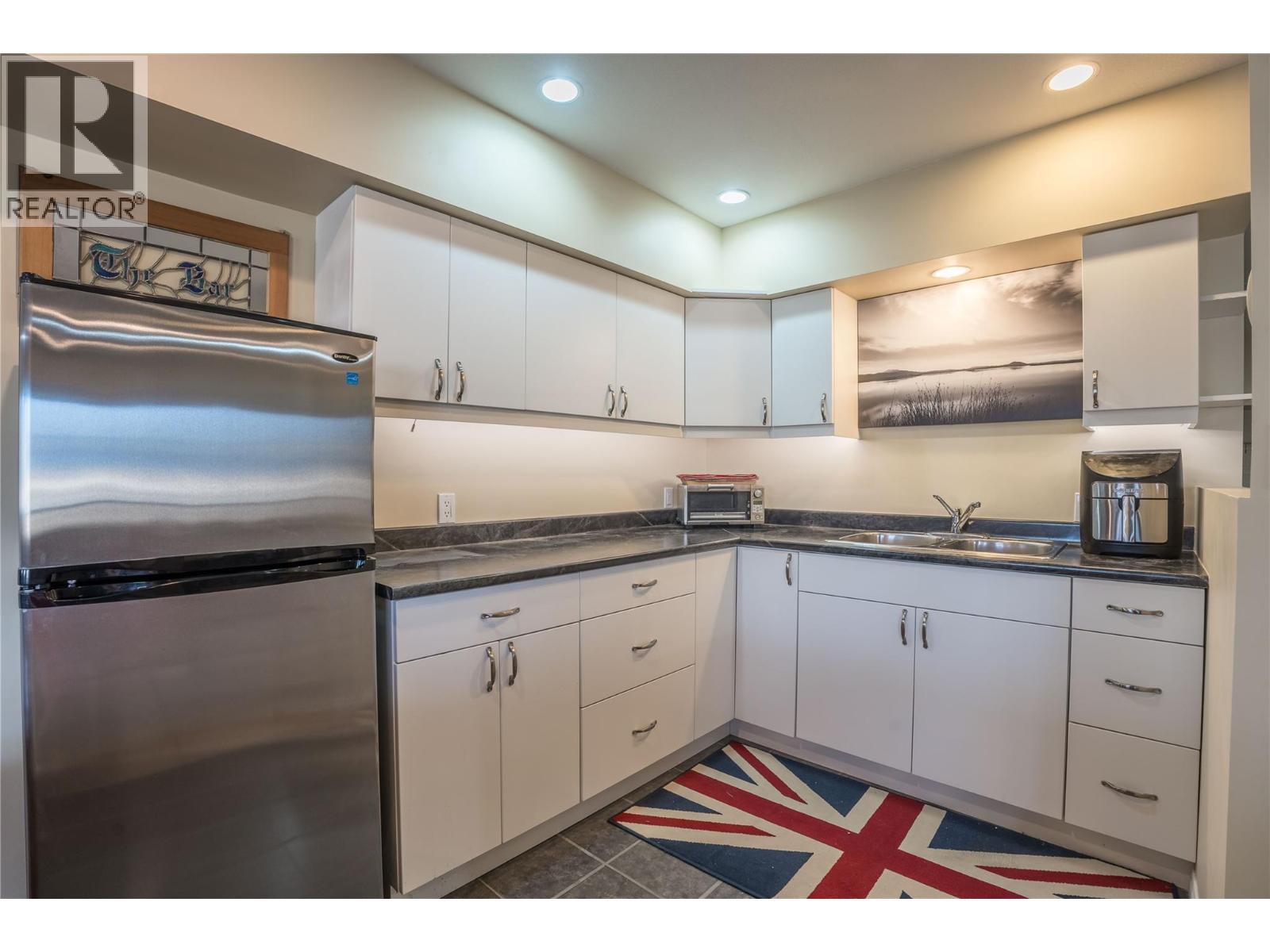 7118 Hespeler Road, Summerland