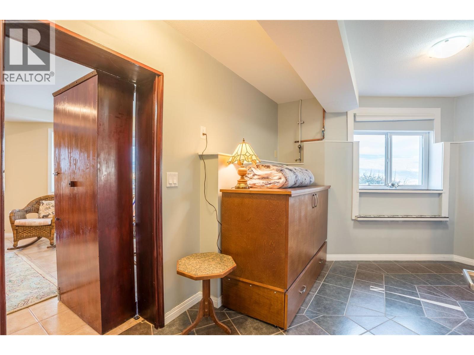 7118 Hespeler Road, Summerland