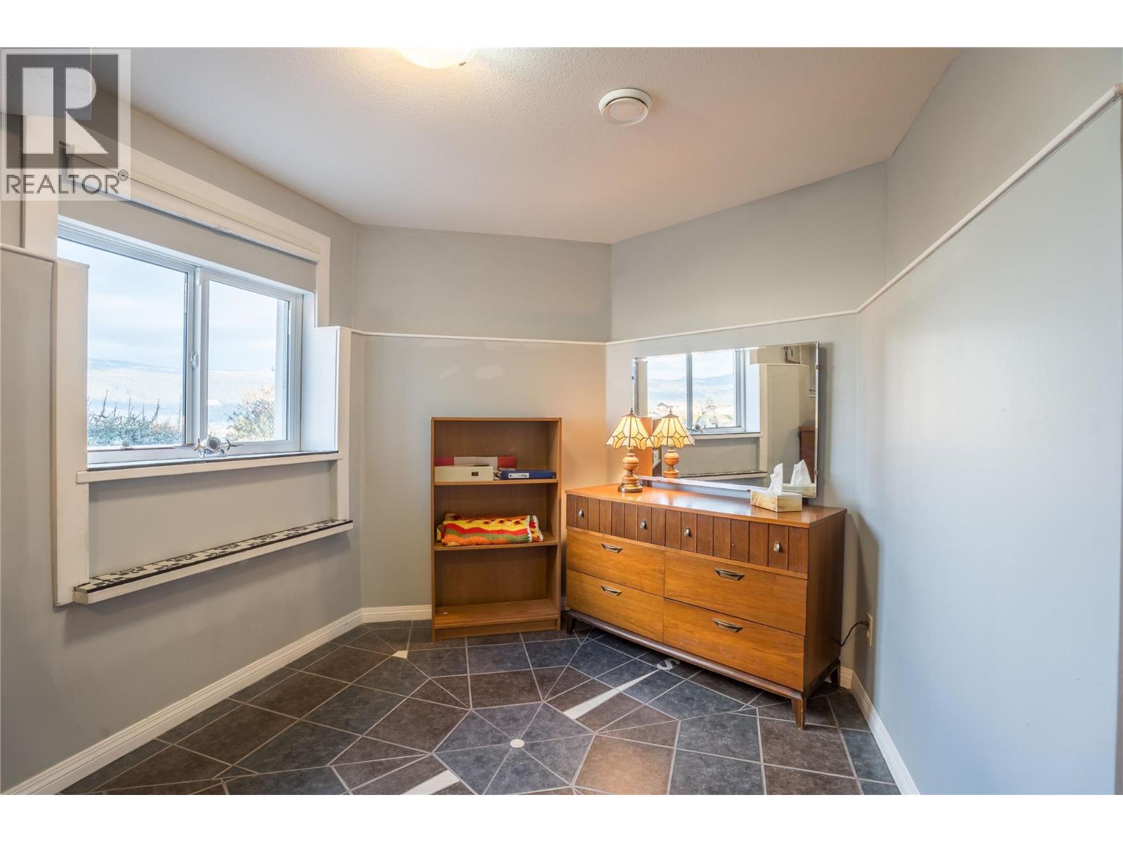 7118 Hespeler Road, Summerland