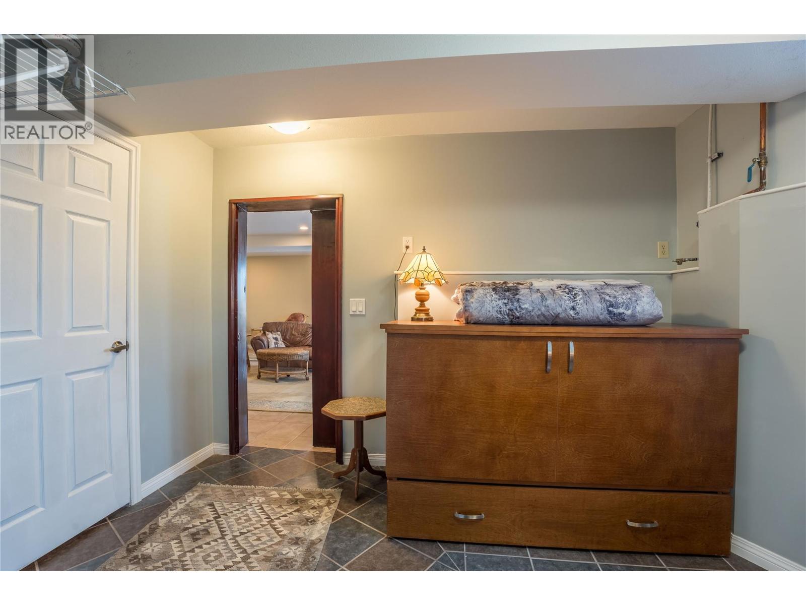 7118 Hespeler Road, Summerland