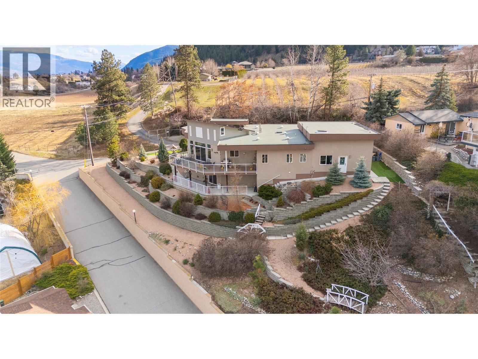7118 Hespeler Road, Summerland