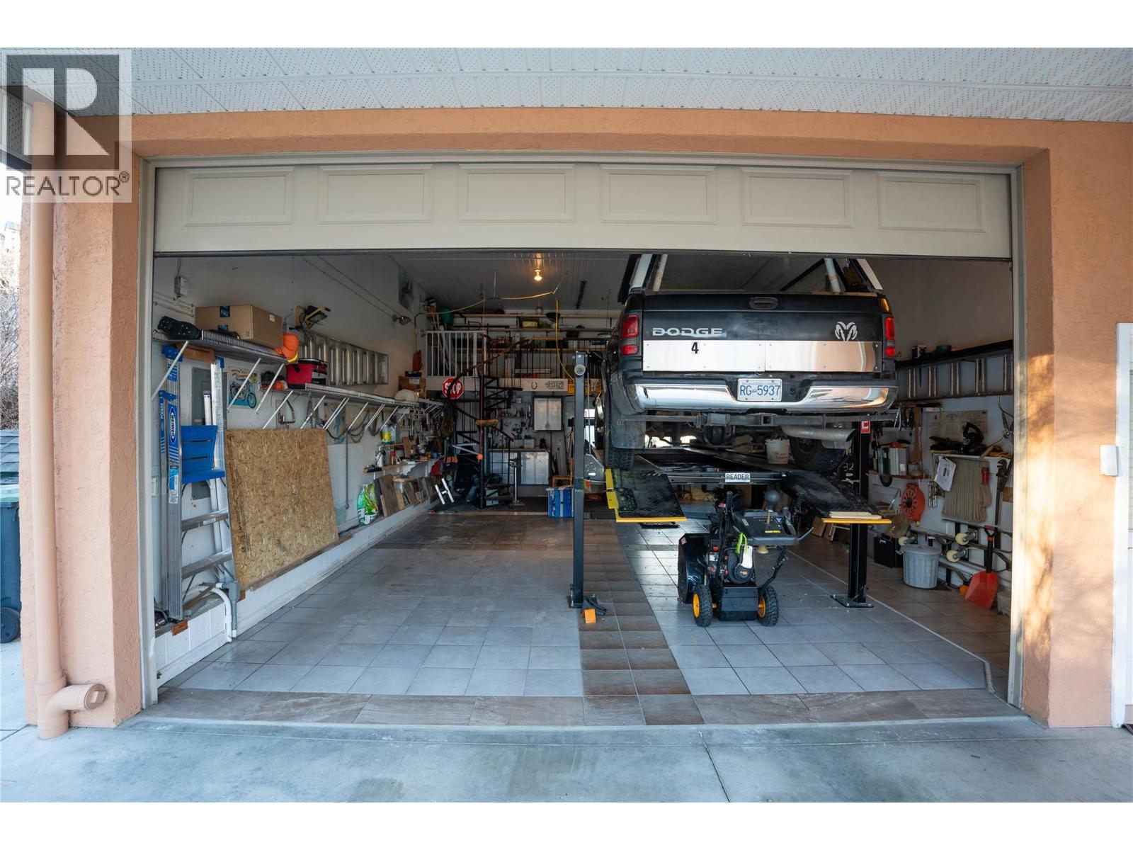 7118 Hespeler Road, Summerland