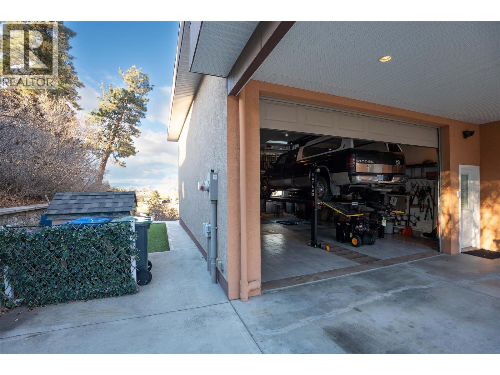 7118 Hespeler Road, Summerland