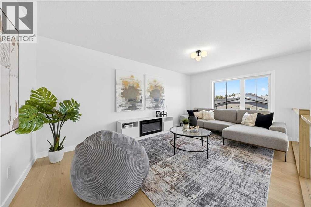 
          7 Lakewood Point
            <br/>
            <span>Strathmore</span>
            , 
            <span>AB</span>
             <span>T1P0G7</span>
         - Photo 18