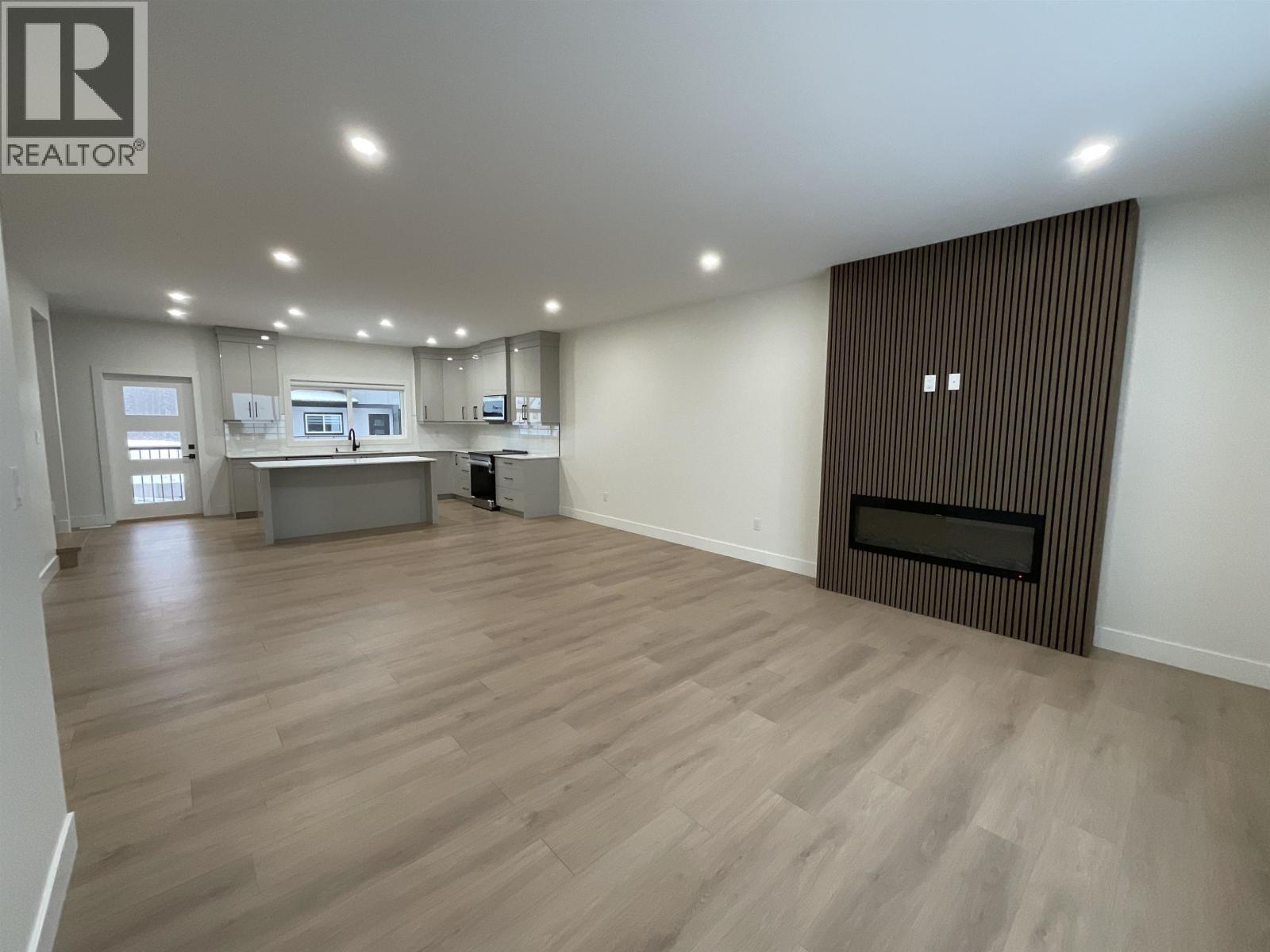 1302 2395 ROWE STREET, Prince George