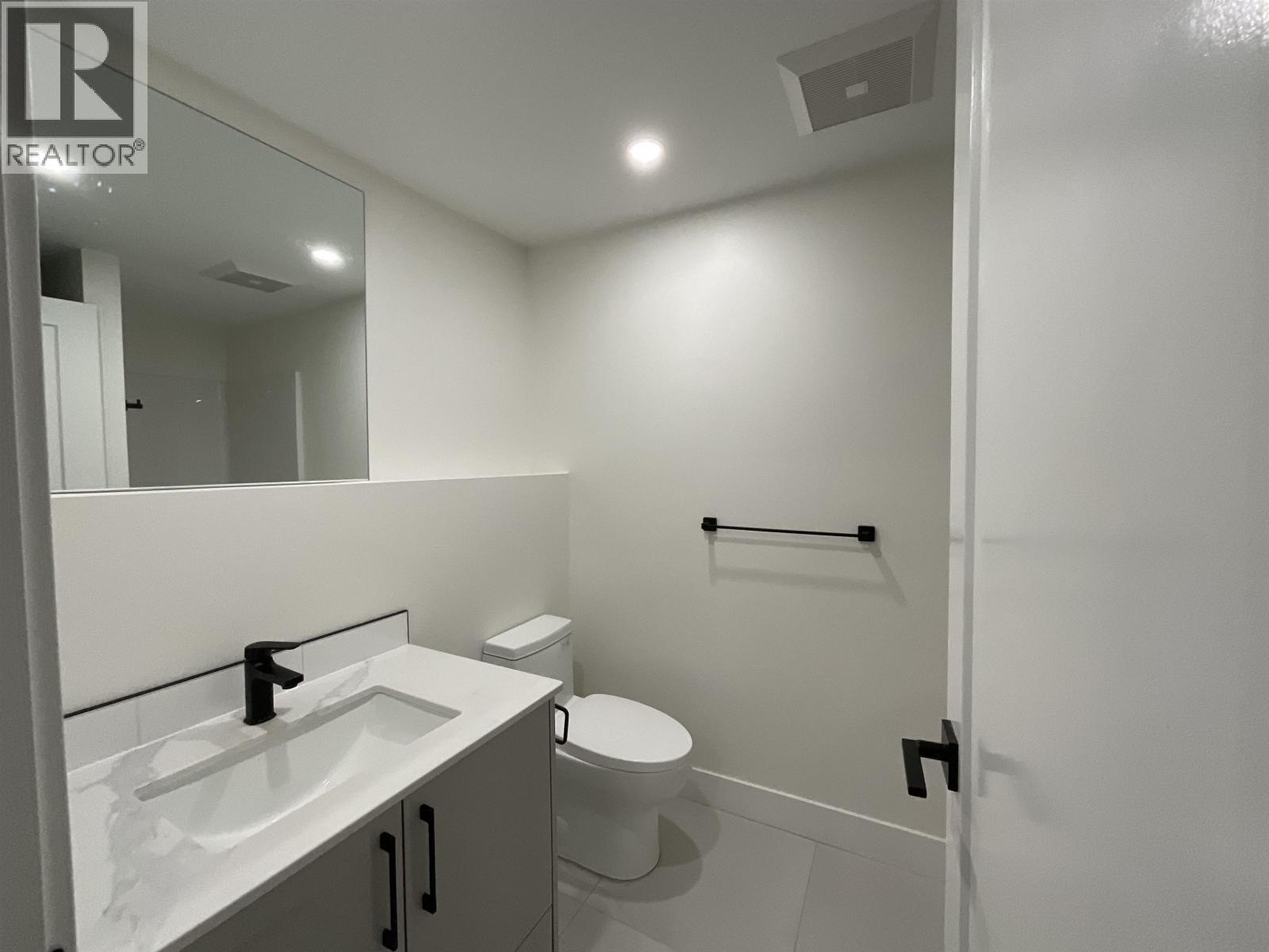 #1302 2395 ROWE STREET - 32