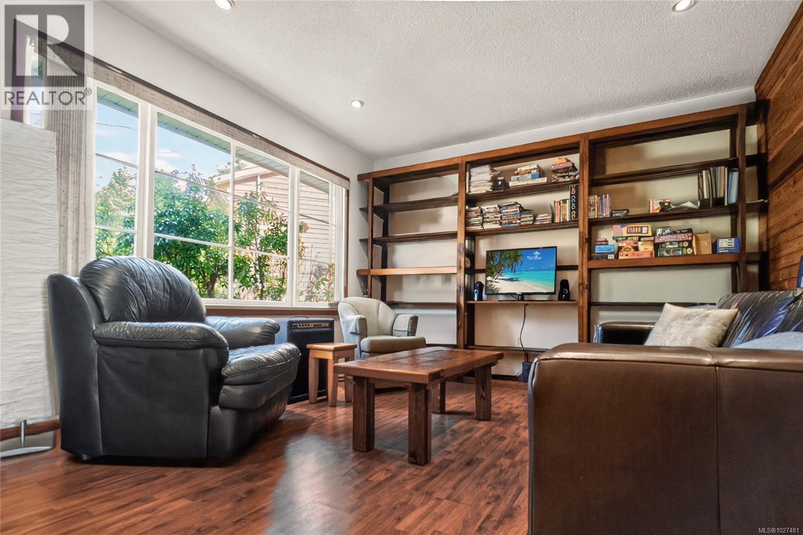 212 Albion Cres, Ucluelet