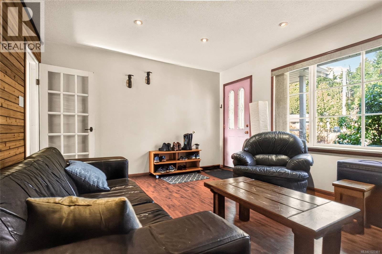 212 Albion Cres, Ucluelet