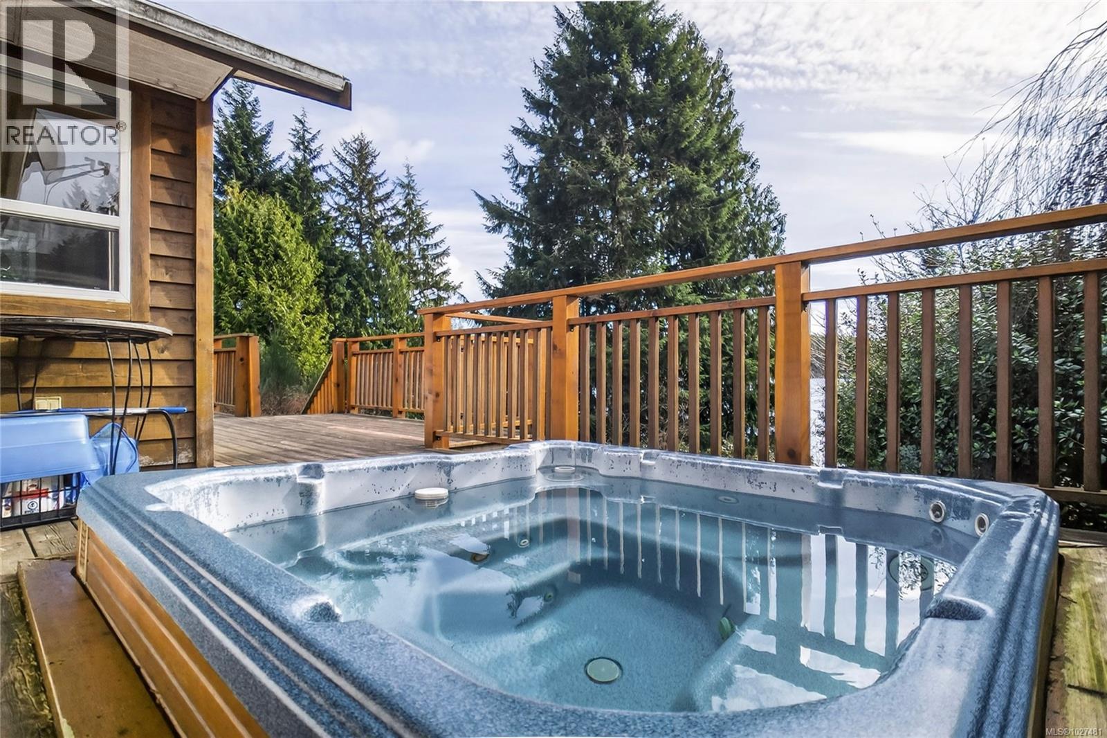 212 Albion Cres, Ucluelet