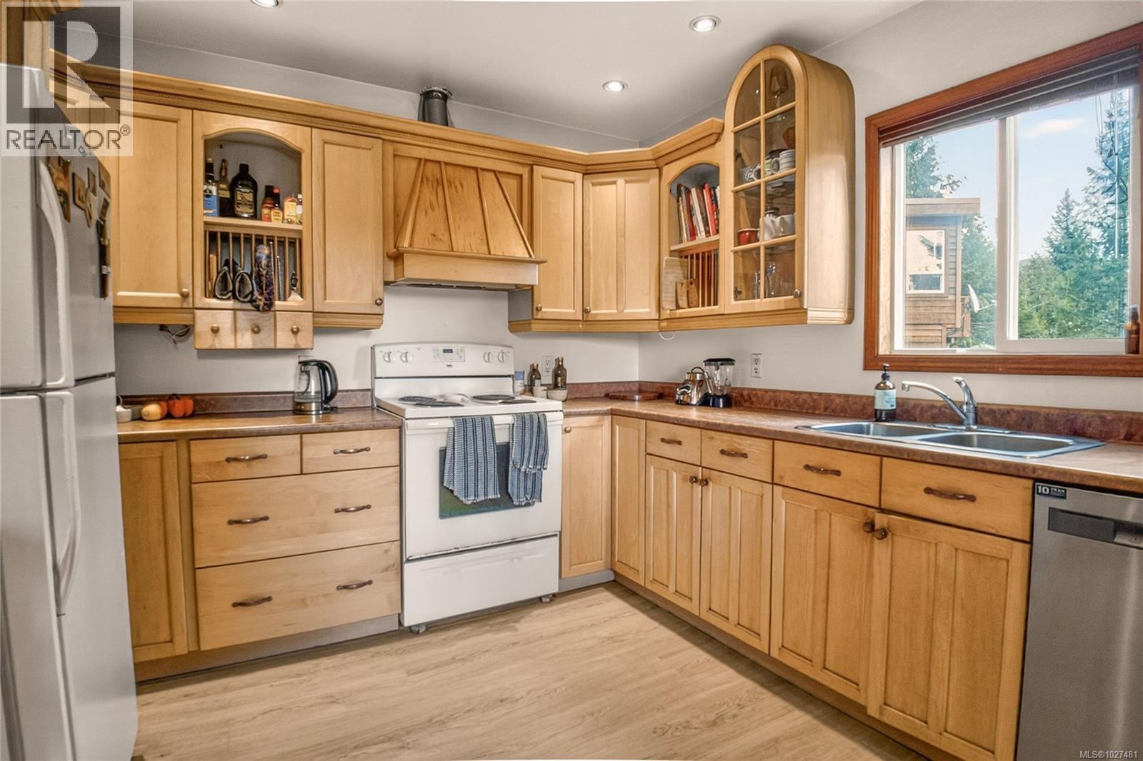 212 Albion Cres - 5