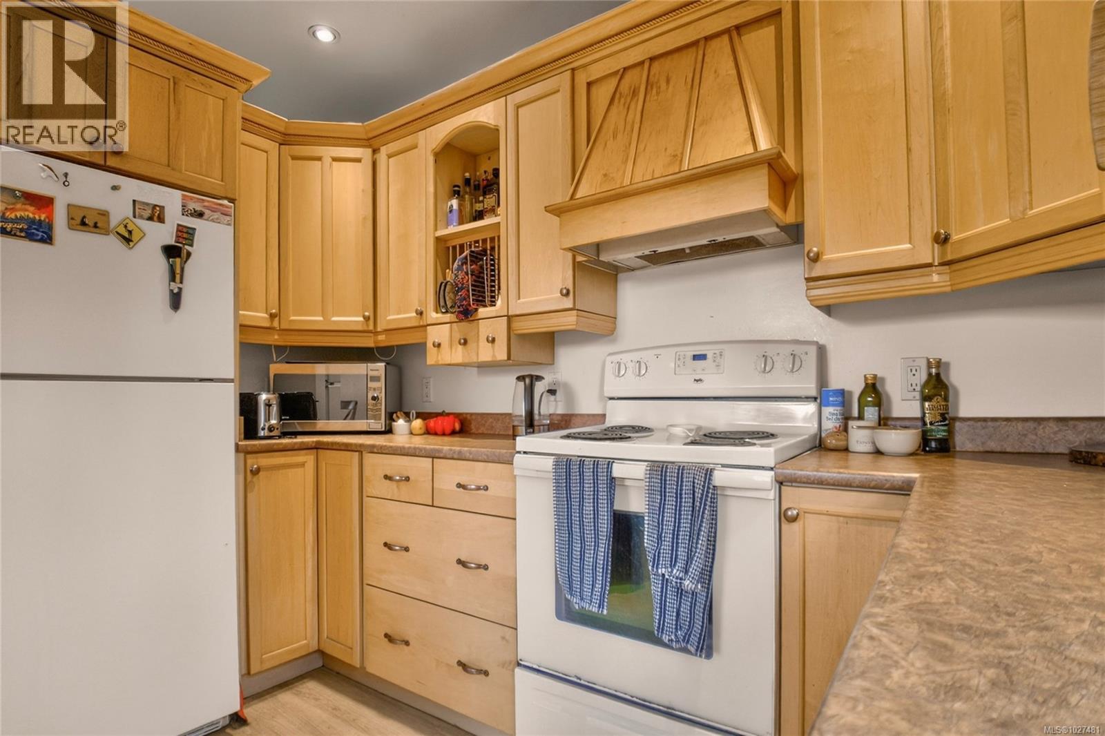 212 Albion Cres, Ucluelet