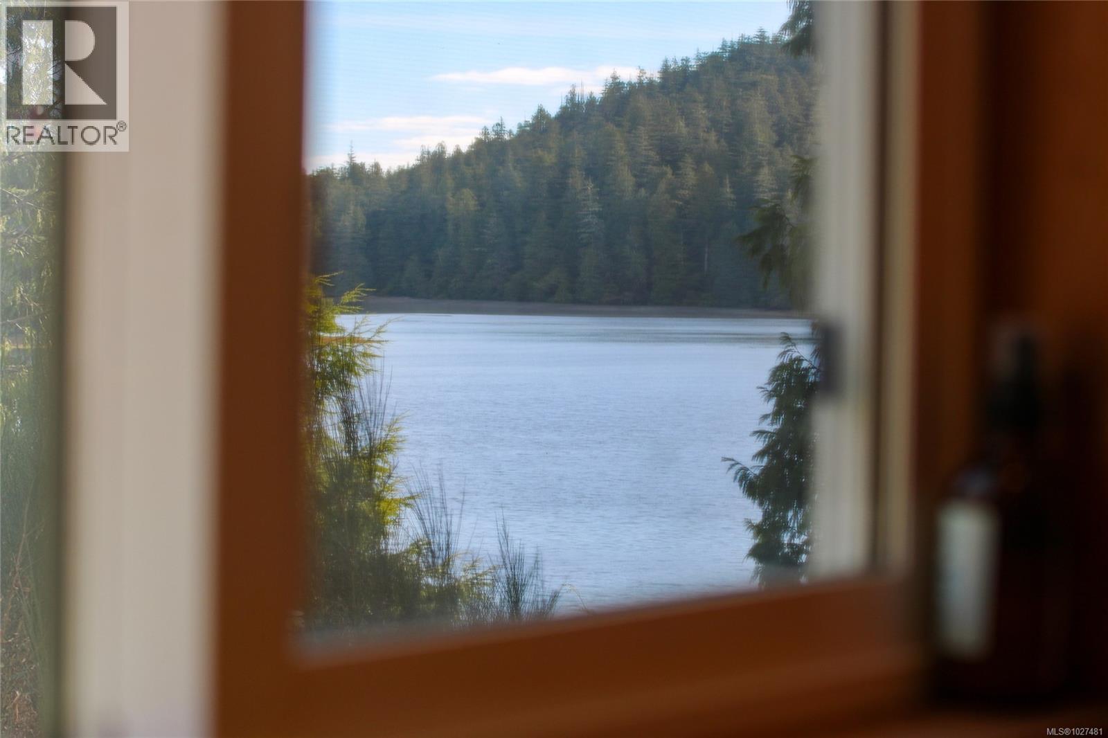 212 Albion Cres, Ucluelet