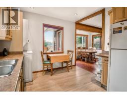 212 Albion Cres, Ucluelet, BC V0R3A0 Photo 8