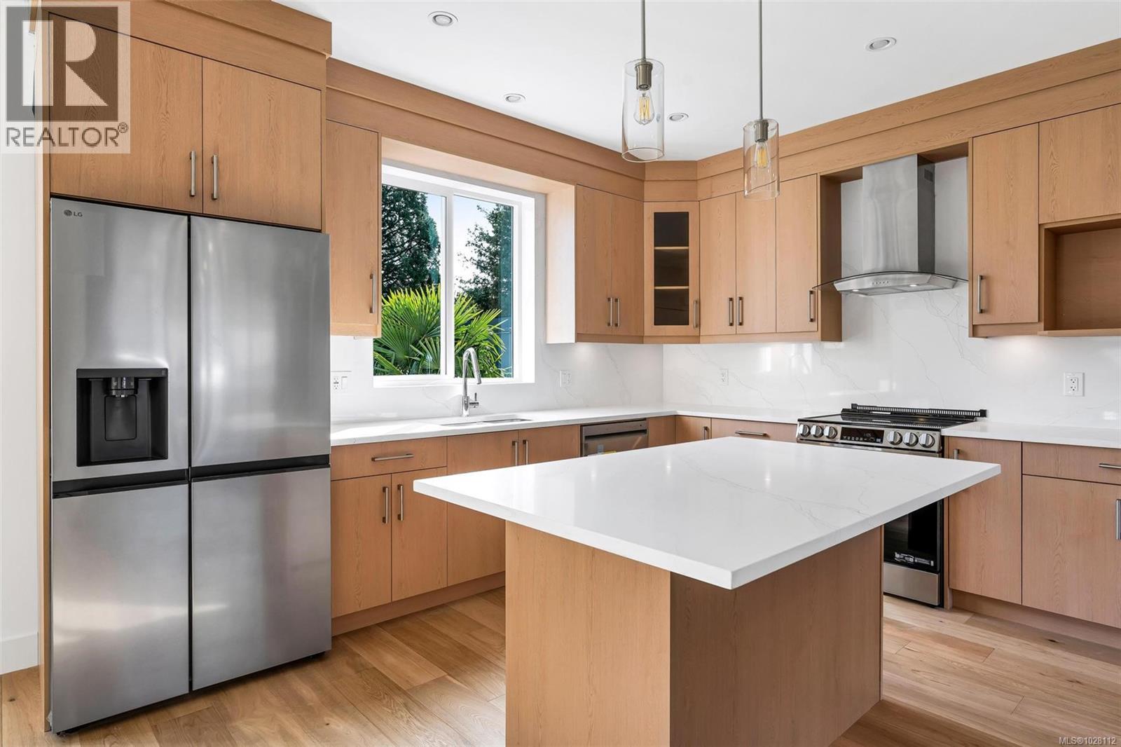 4 1559 Ash Road, Saanich