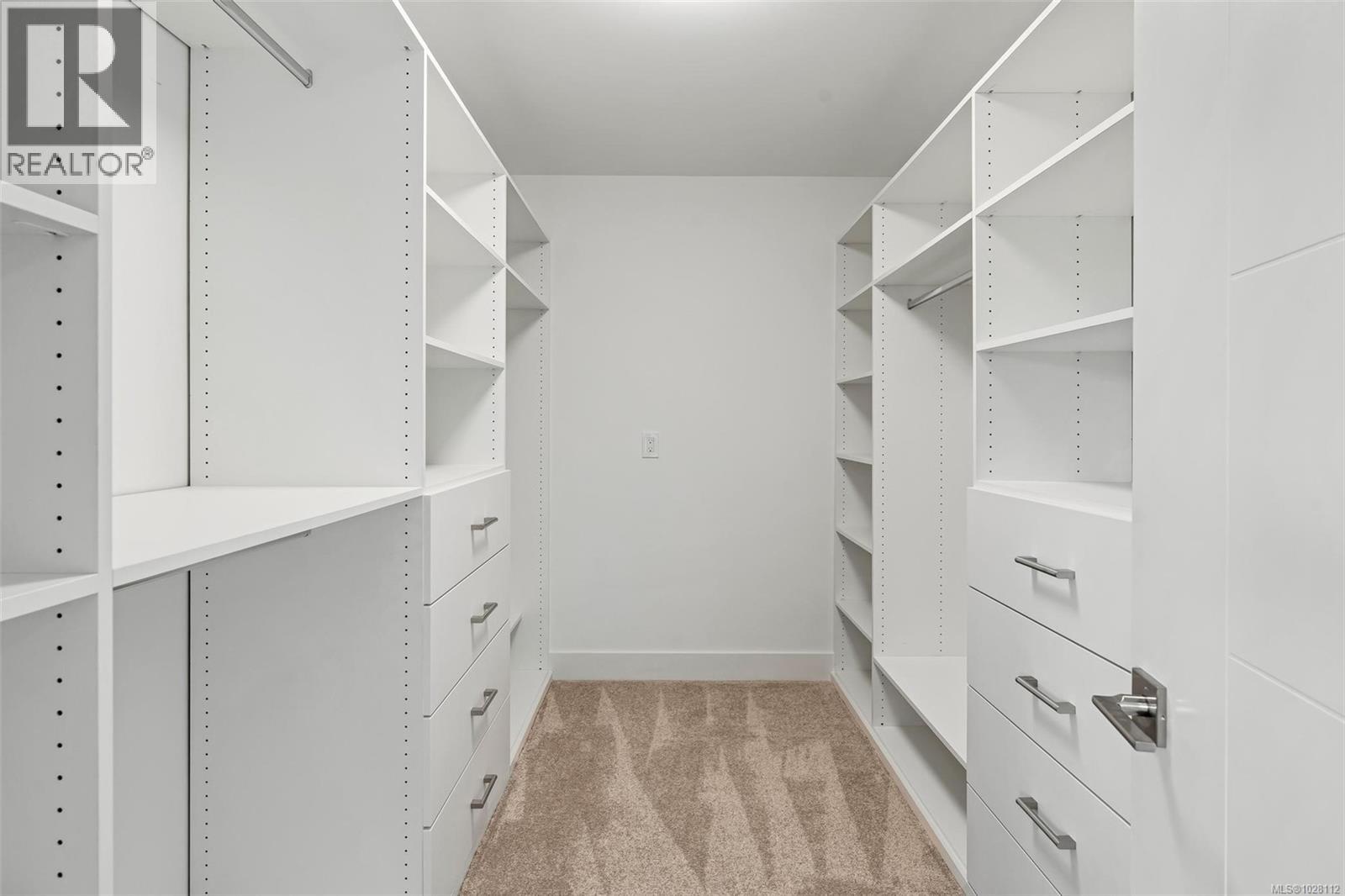 4 1559 Ash Road, Saanich