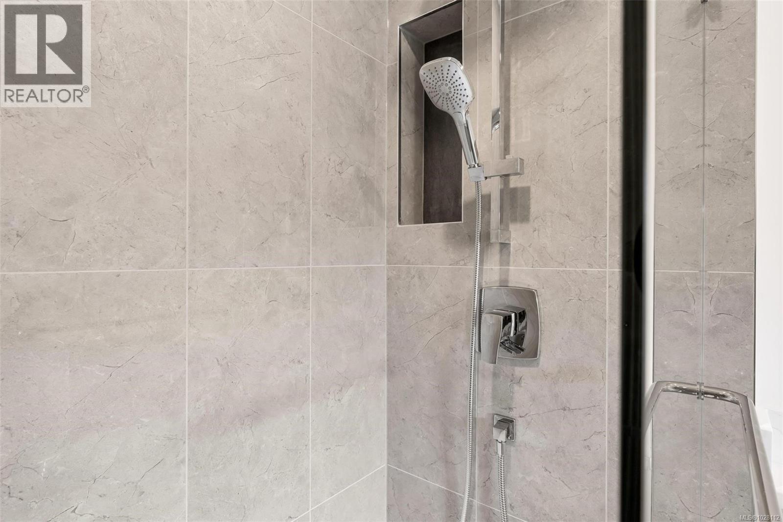 4 1559 Ash Road, Saanich