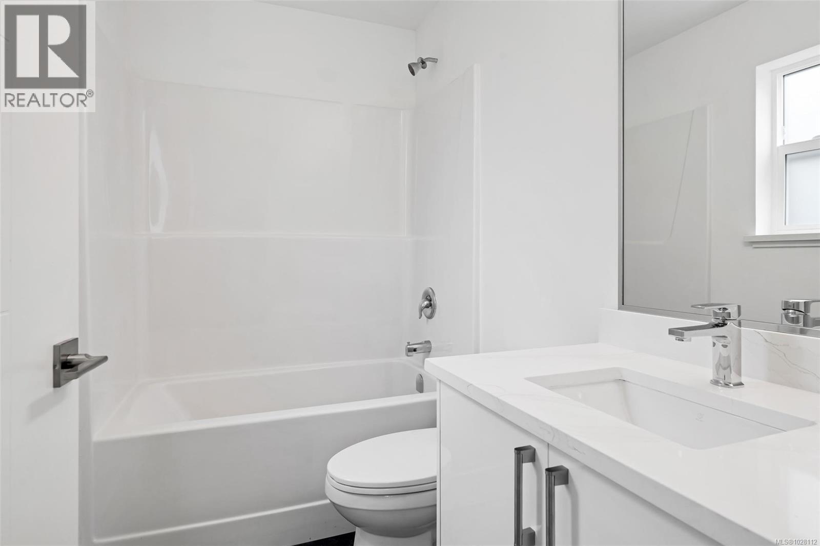 4 1559 Ash Road, Saanich