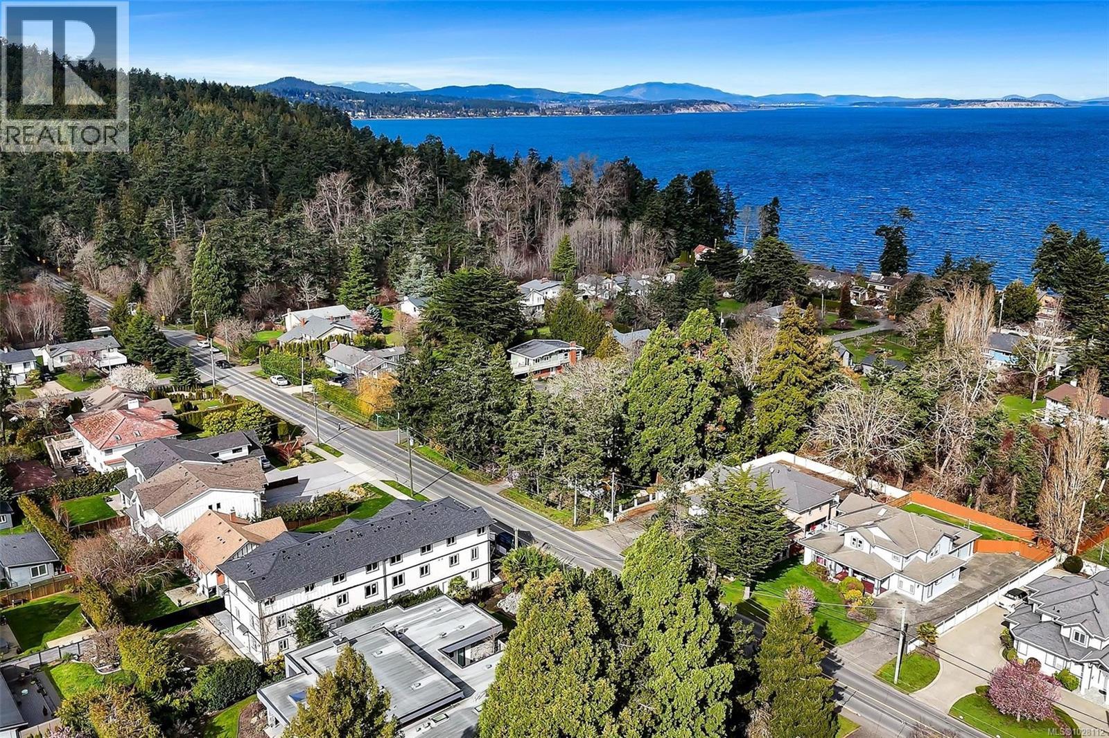 4 1559 Ash Road, Saanich