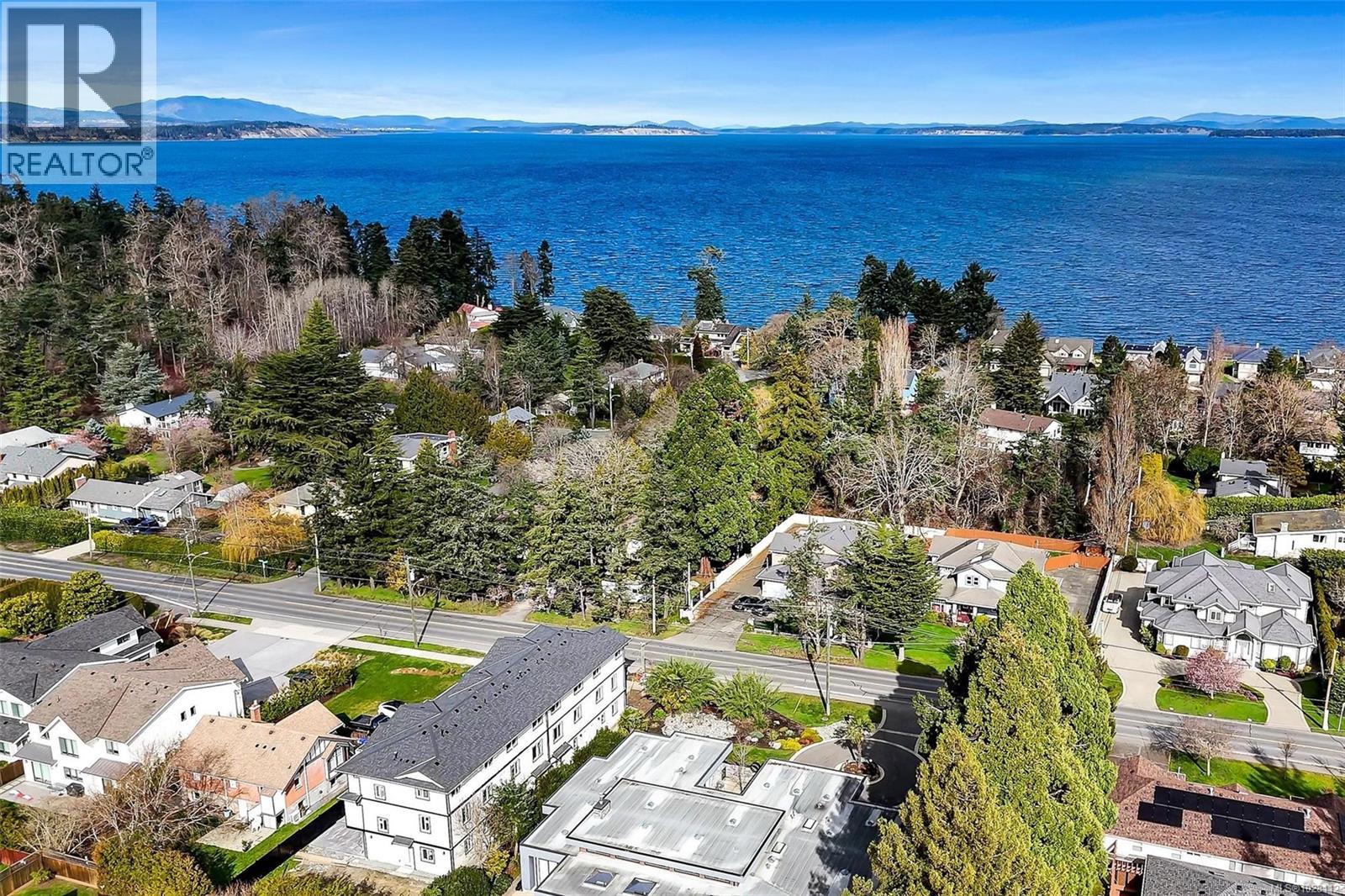 4 1559 Ash Road, Saanich