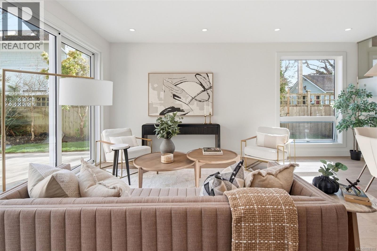 2 920 Island Road, Oak Bay