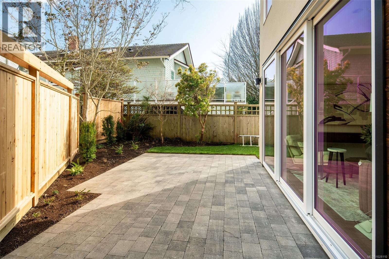 2 920 Island Road, Oak Bay