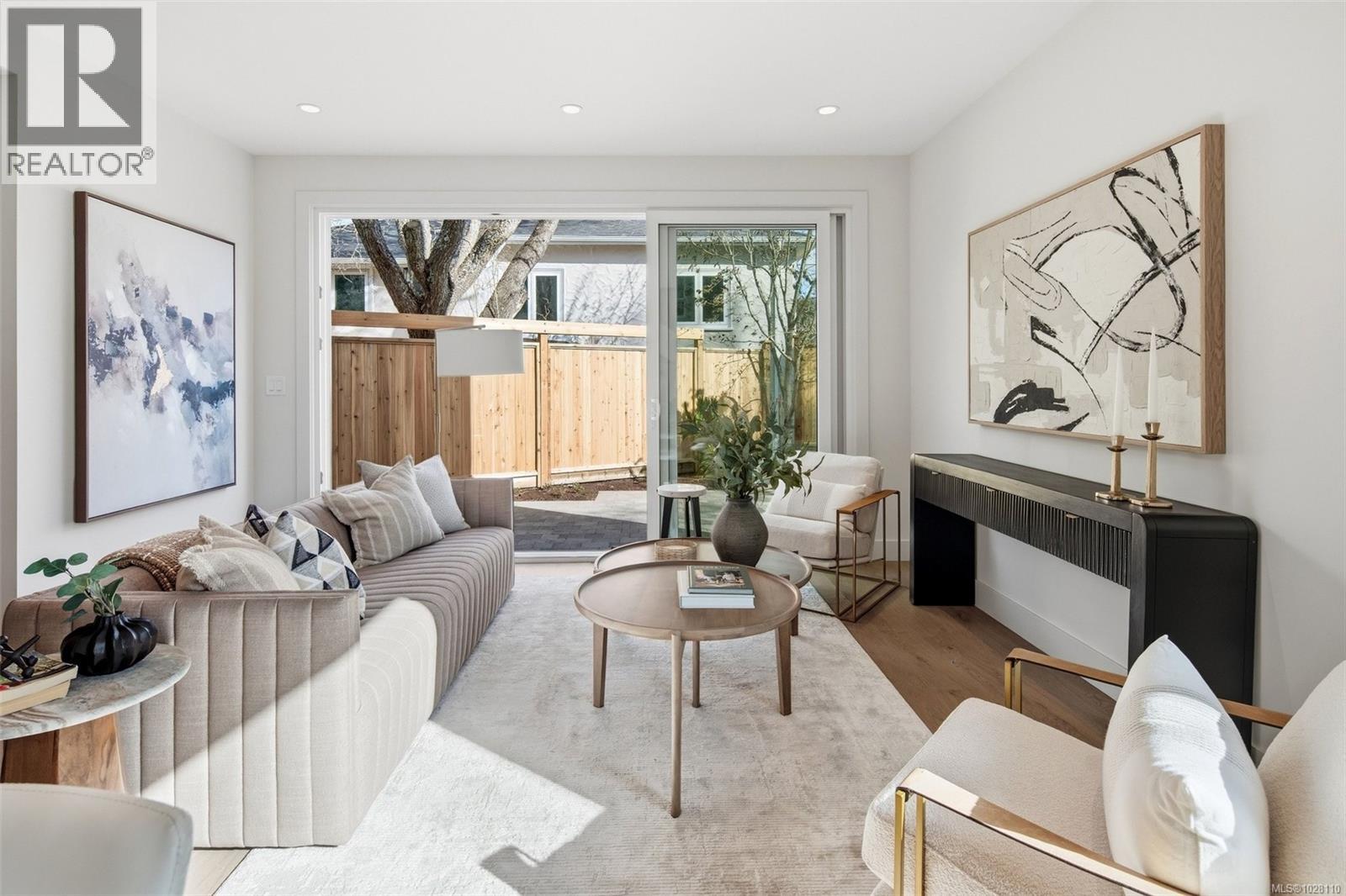 2 920 Island Road, Oak Bay