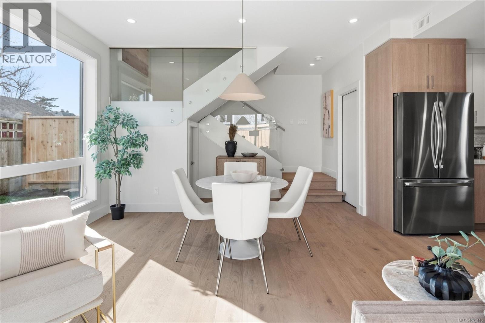 2 920 Island Road, Oak Bay