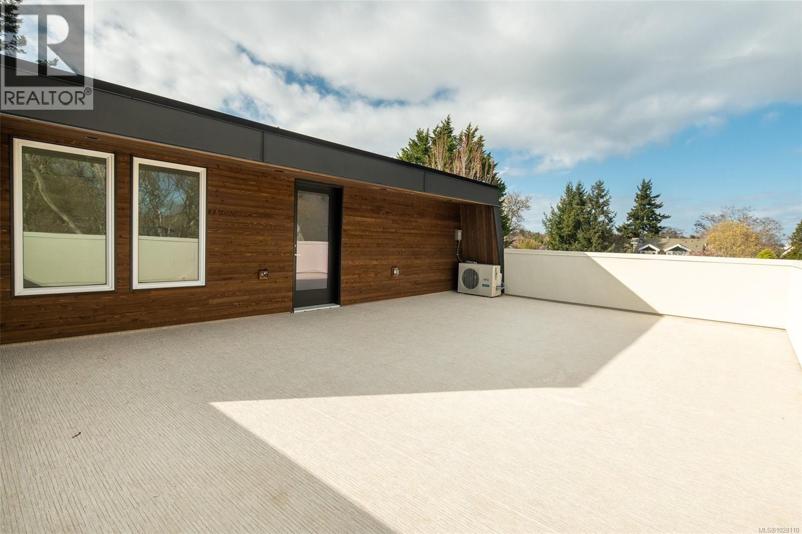 2 920 Island Road, Oak Bay