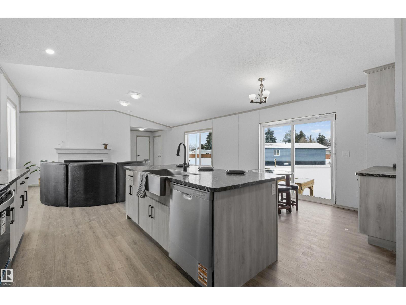 #323 305 Calahoo RD, Spruce Grove