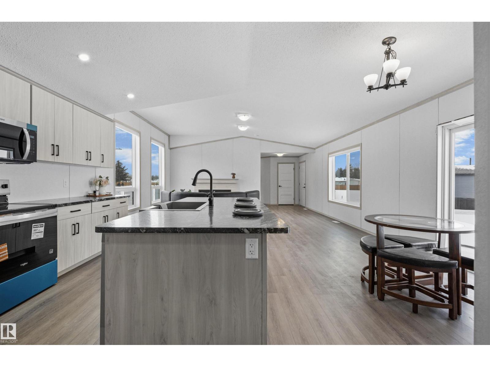 #323 305 Calahoo RD, Spruce Grove