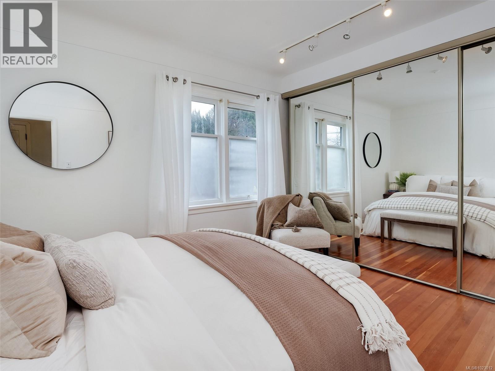 2659 Cadboro Bay Rd, Oak Bay