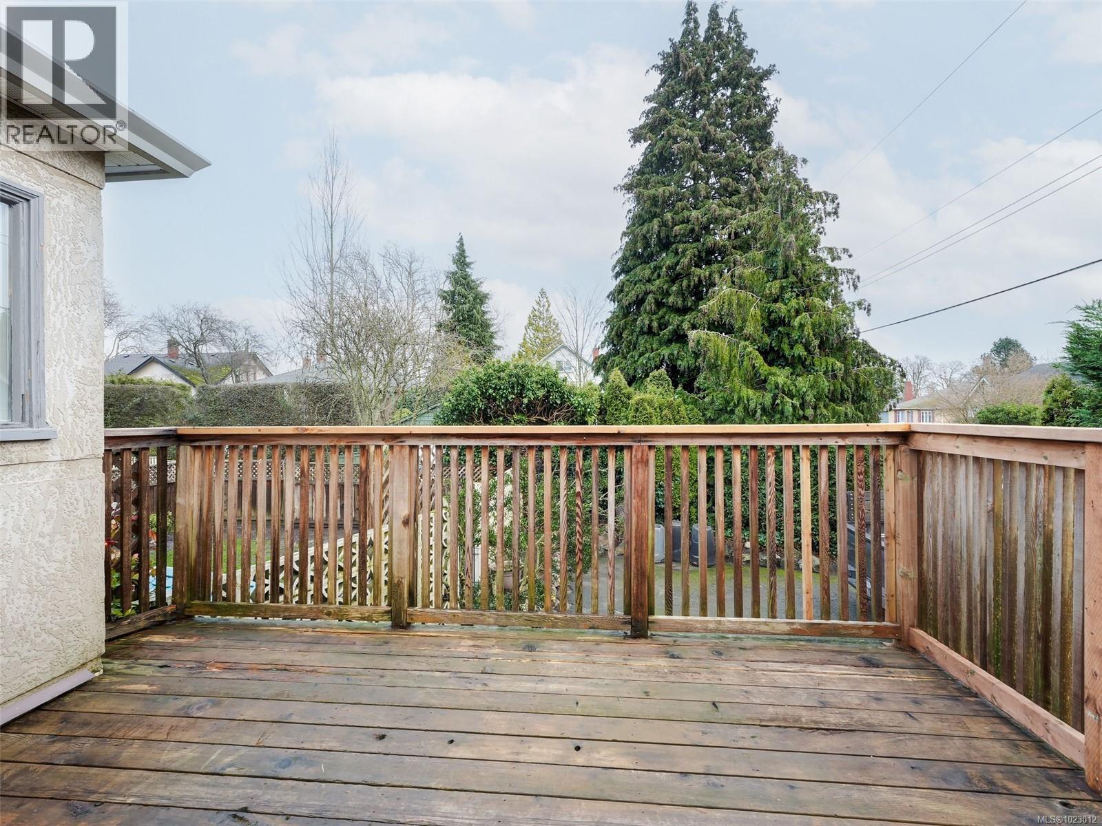 2659 Cadboro Bay Rd, Oak Bay