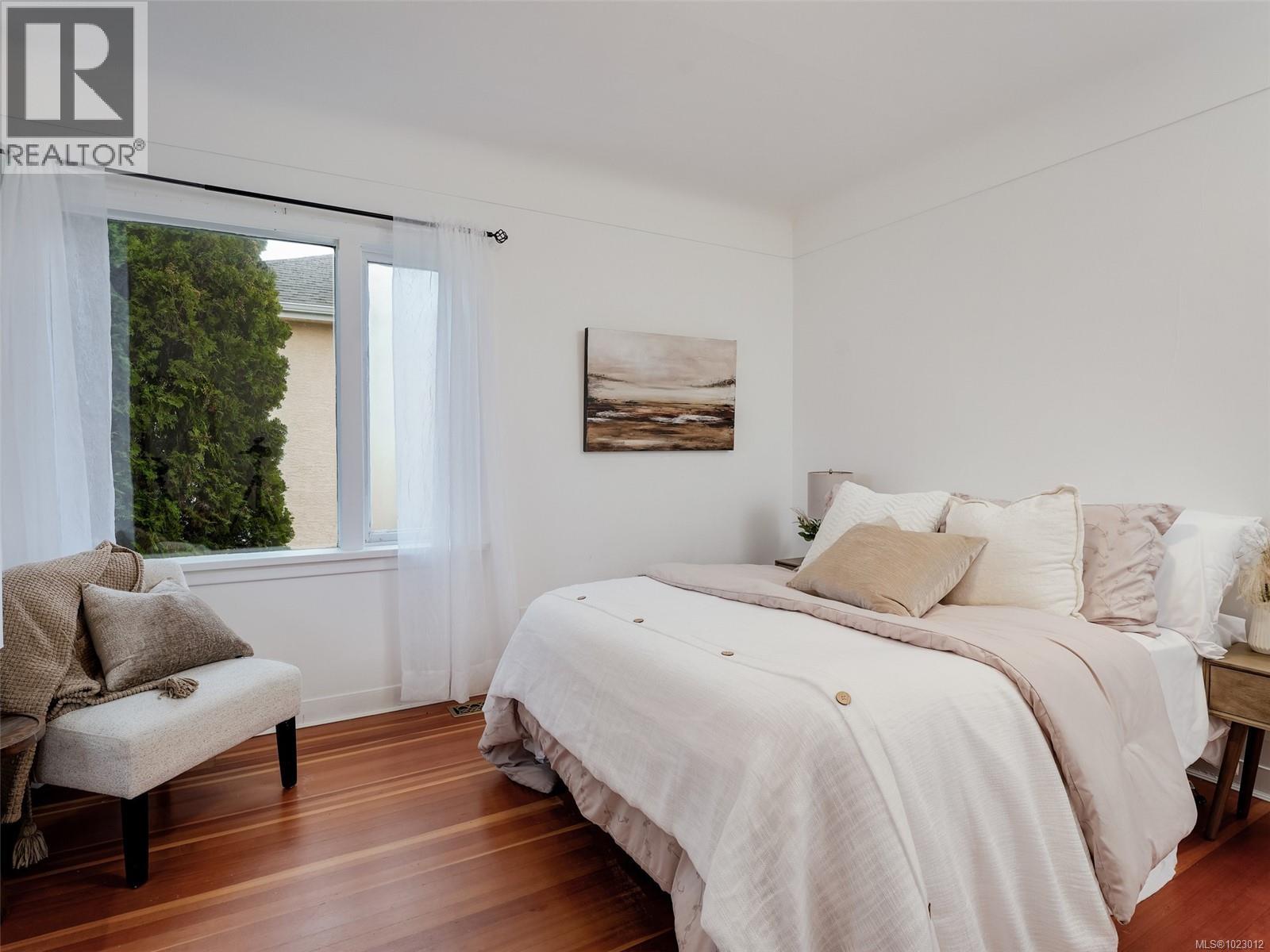 2659 Cadboro Bay Rd, Oak Bay