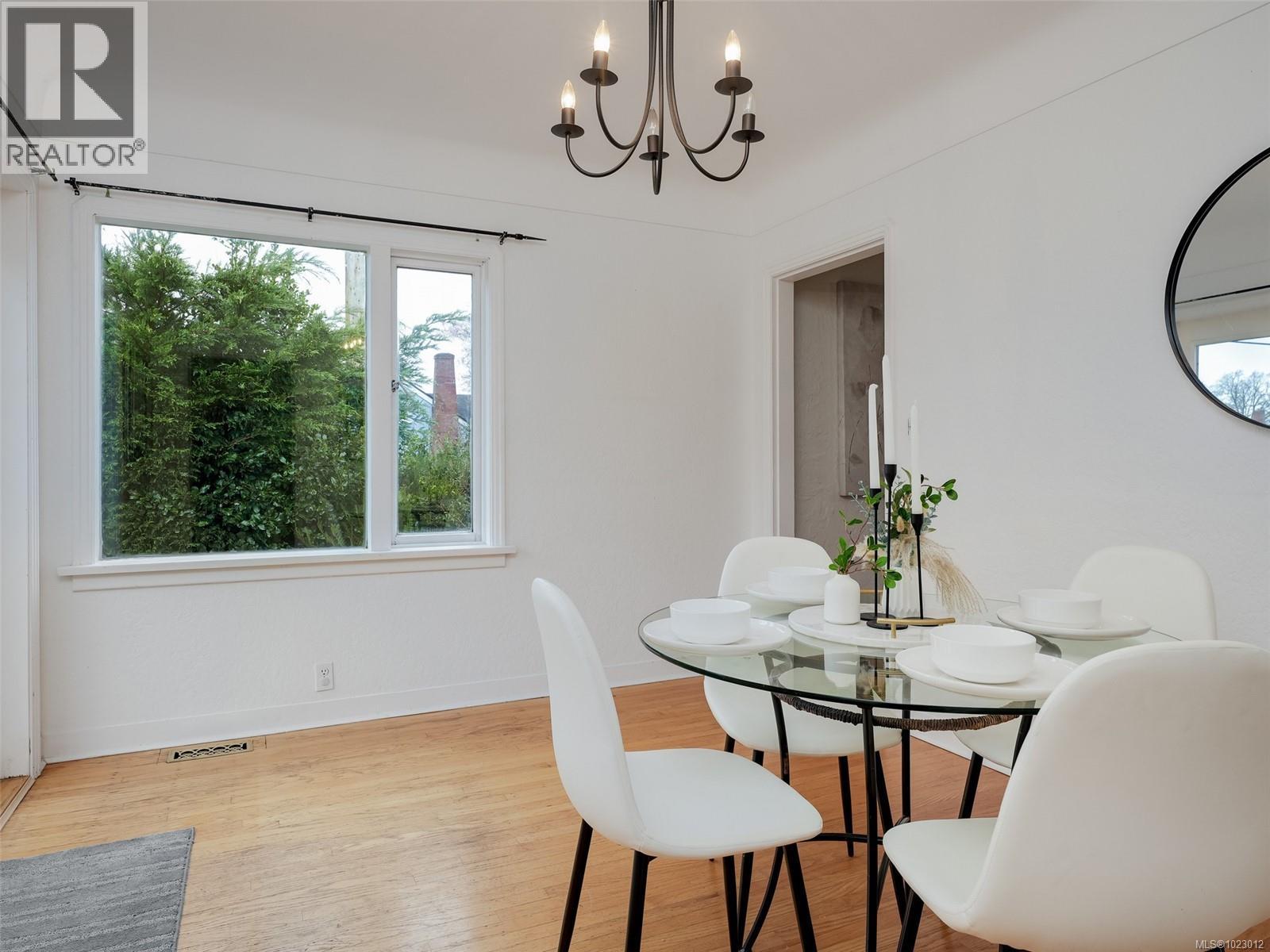 2659 Cadboro Bay Rd, Oak Bay