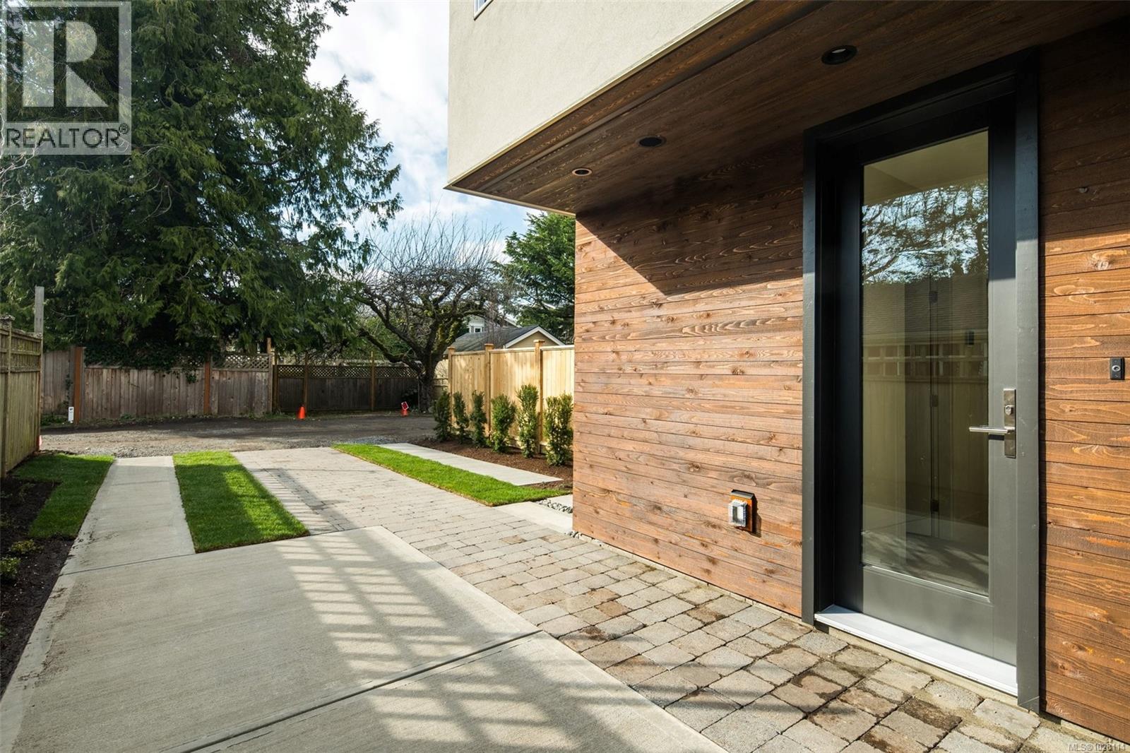 1 920 Island Road, Oak Bay