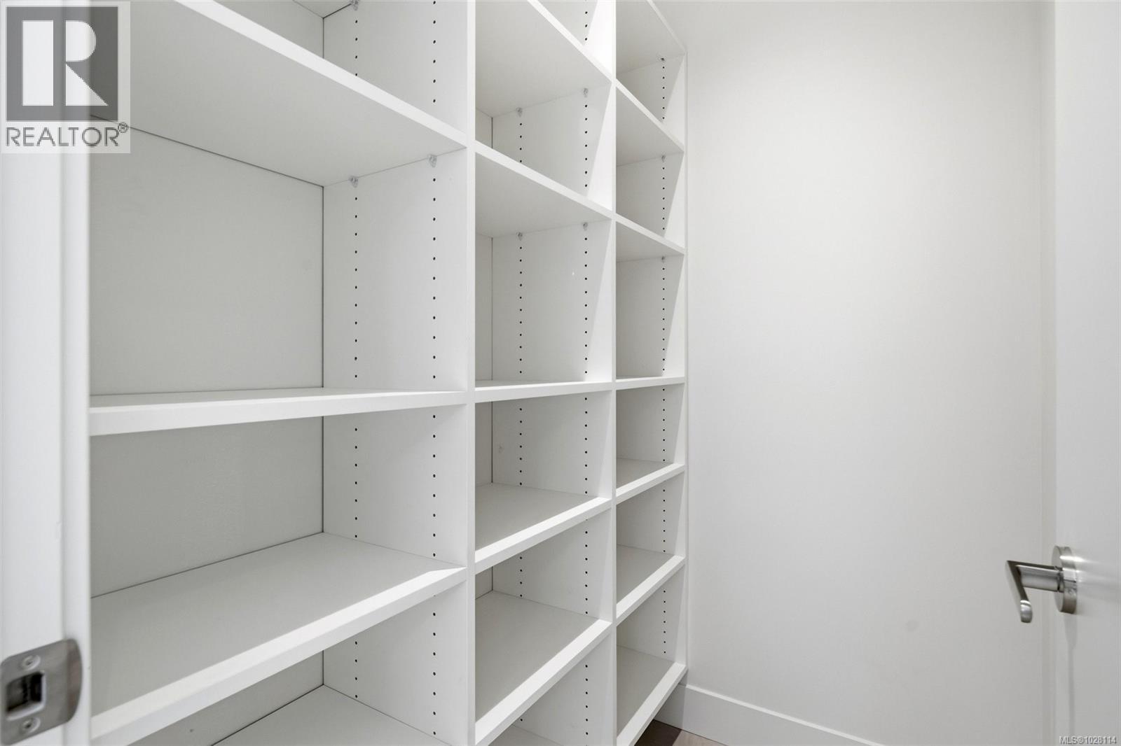 1 920 Island Road, Oak Bay