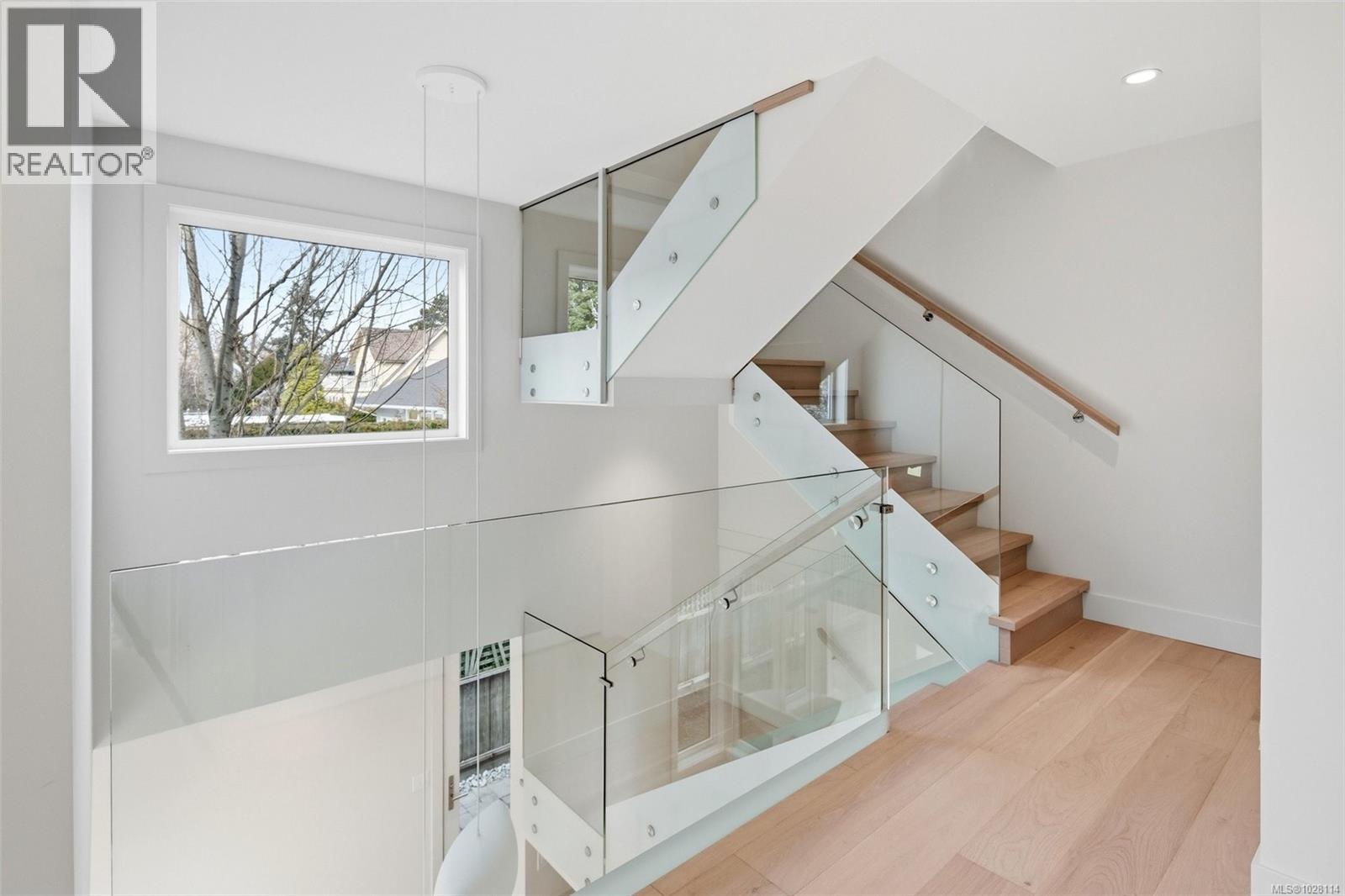 1 920 Island Road, Oak Bay