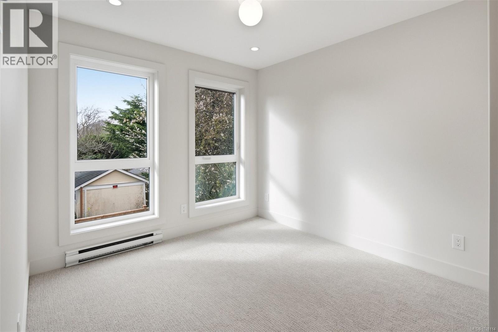 1 920 Island Road, Oak Bay