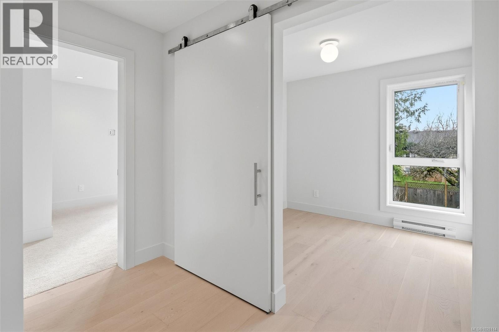 1 920 Island Road, Oak Bay