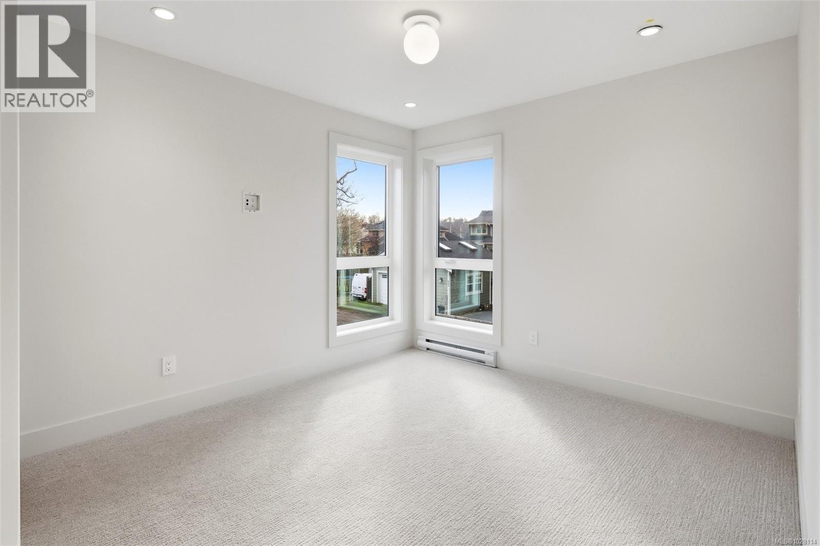 1 920 Island Road, Oak Bay